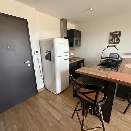 Appartement Pigonia T2 Recent, Confort Et Design A - A La Nuitee *